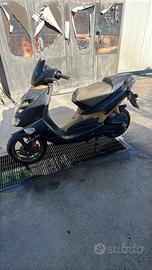 Aprilia sr50 tuono