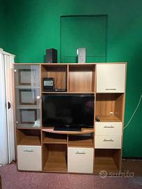 Mobile soggiorno e tavolo