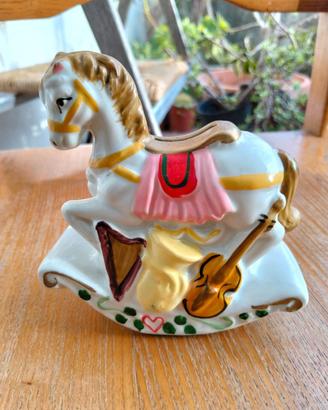 Salvadanaio cavallo a dondolo in ceramica