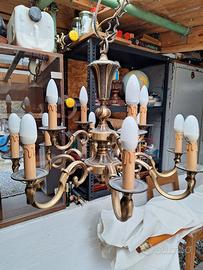 LAMPADARIO IN BRONZO..12 LUCI .ANTICO