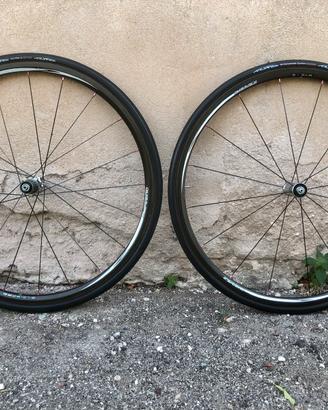 Ruote in carbonio Shimano Dura Ace