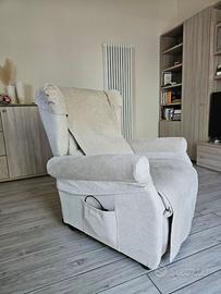 Poltrona reclinabile con massagiatore