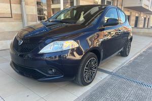 Lancia Ypsilon 1.0 Hybrid Gold 5 Posti