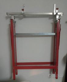 Cavalletti in metallo. nuovi. 2.