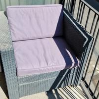 sedie plastica ikea con cuscini 