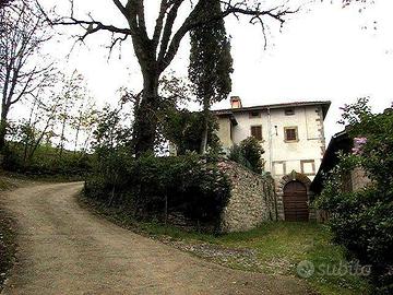 Rustico / Casale di 295 m² con più di 5 locali e b