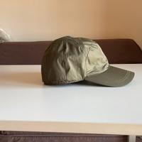 Cappello con visiera reversibile per la caccia.