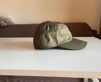 Cappello con visiera reversibile per la caccia.