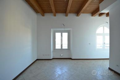2 LOCALI A BREMBATE