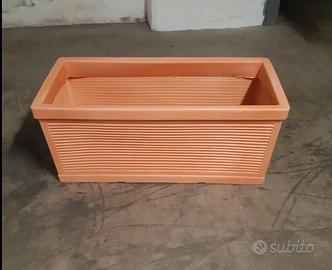 Vasi in resina cassetta Millerighe cm. 100