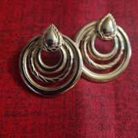 orecchini a cerchio Avon vintage del 1988