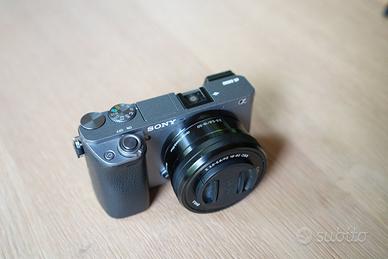 Sony Alpha 6000 grigia + 16-50 mm F3,5-5,6 OSS