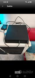 PlayStation 4 slim con 4 giochi originali 