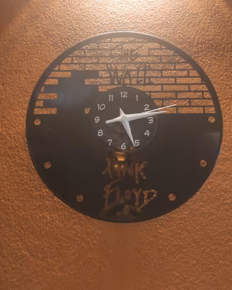 Orologio da parete ricavato da disco in vinile 