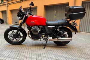 Moto Guzzi V7 Stone