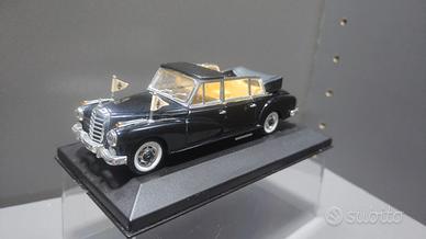 Modellino Mercedes Benz 300D 1/43