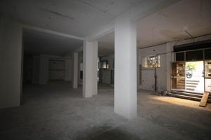 Garage 2 ingressi di 386 mq zona Giuffrida/Sanzio