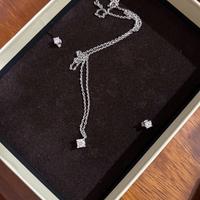 Collana diamante punto luce ed orecchini diamanti