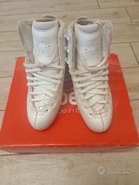 Stivaletti pattini a rotelle 