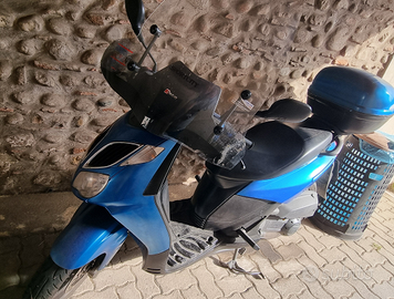 Aprilia sportcity 200