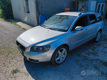 volvo v50 1.6 disel  pochi km 