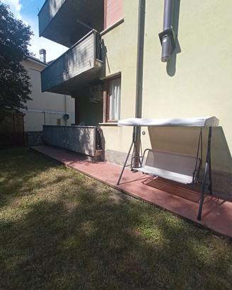 Bilocale con Giardino, Garage e Finiture Nuove