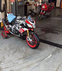 Aprilia Tuono V4 Factory