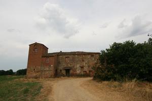 Rustico Casale con Vista Panoramica a Sinalunga