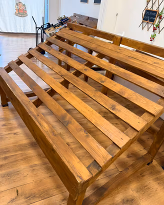 Scaffali, Bancone, Tavoli in legno