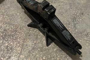 Cric per Nissan Micra  e va bene per altre auto