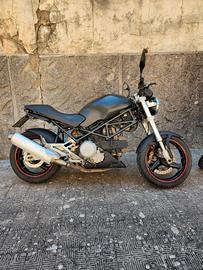Ducati Monster 600 del 2001