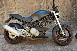 Ducati Monster 600 del 2001