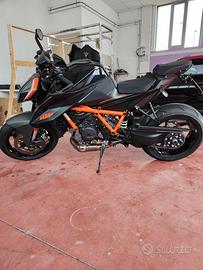 KTM Super Duke R