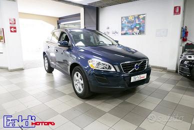 VOLVO XC60 D4 Momentum