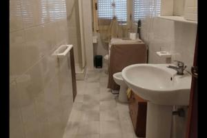 Stanza viale Italia cliniche,agraria