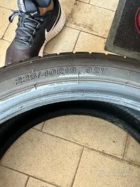 Gomme bridgestone 225/40 r18