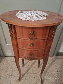 Tavolinetto mobiletto antiquariato Madia tappeti
