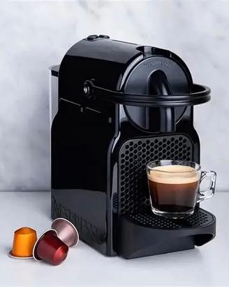 Nespresso inissia usata nera