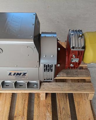 ALTERNATORE 25 KVA CON MOLTIPLICATORE A CARDANO