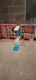 armadio di Barbie 
