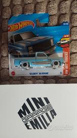 HOT WHEELS CHEVY SILVERADO 1:64 1/64