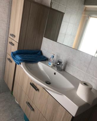 BAGNO MODERNO BEIGE COMPLETO DI LAVABO