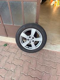 Cerchi in lega con gomme