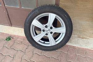 Cerchi in lega con gomme