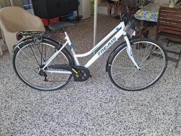 bicicletta  nuova da donna 