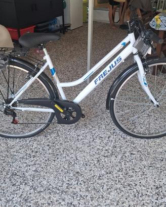 bicicletta  nuova da donna 
