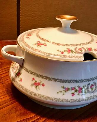 Piatti in porcellana con decoro 