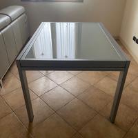 Tavolo rettangolare allungabile