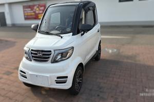 AUTO ELETTRICA PER DISABILI E ANZIANI