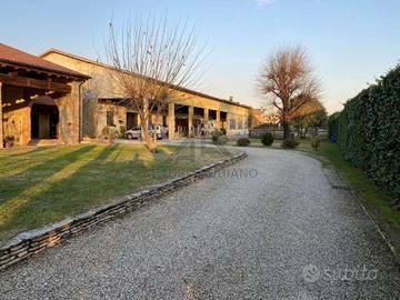 Rustico / Casale di 760 m² a Cassola